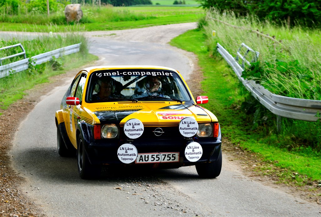 Bedst i nordeuropæisk mesterskab: Per Vilslev fra Hillerød og Erik Andersen, fra Kolding kørte deres Opel Kadett GT/E fra 1978 i mål foran tre norske hold.
(Foto: Michael Eisenberg)